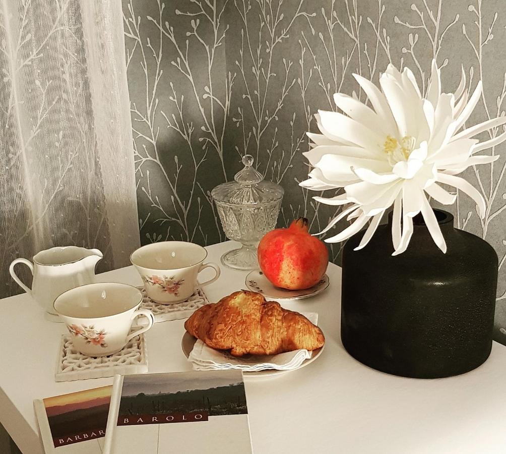 Narzole Cortile Gancia - Sweet House Bed & Breakfast エクステリア 写真